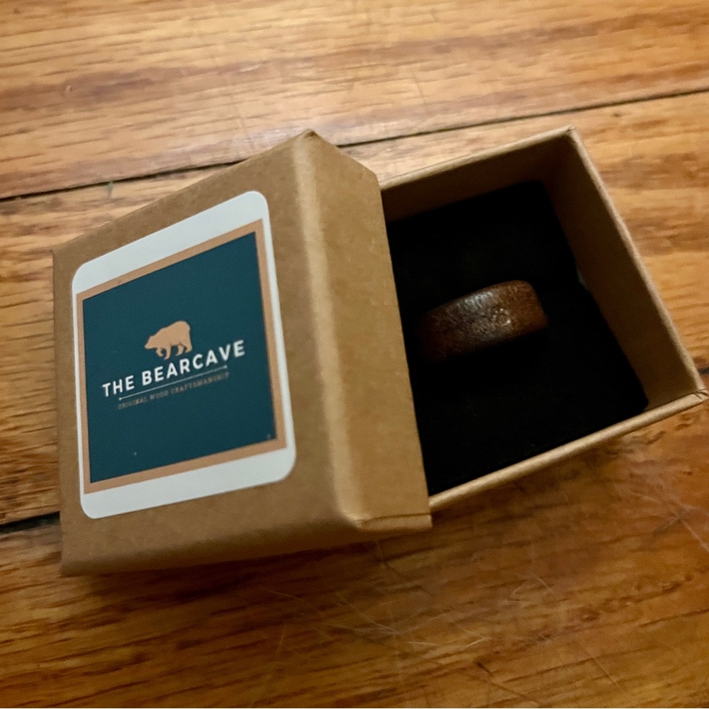 HANDMADE WOOD RING | SIZES 8+8.5| BEAR PAW IMPRINTED | ACACIA WOOD | NEW IN BOX! - Picture 2 of 12